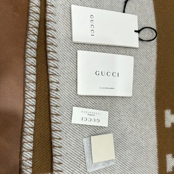 Gucci White and Gold Chevron Shoulder Bag - Picture 11 of 14